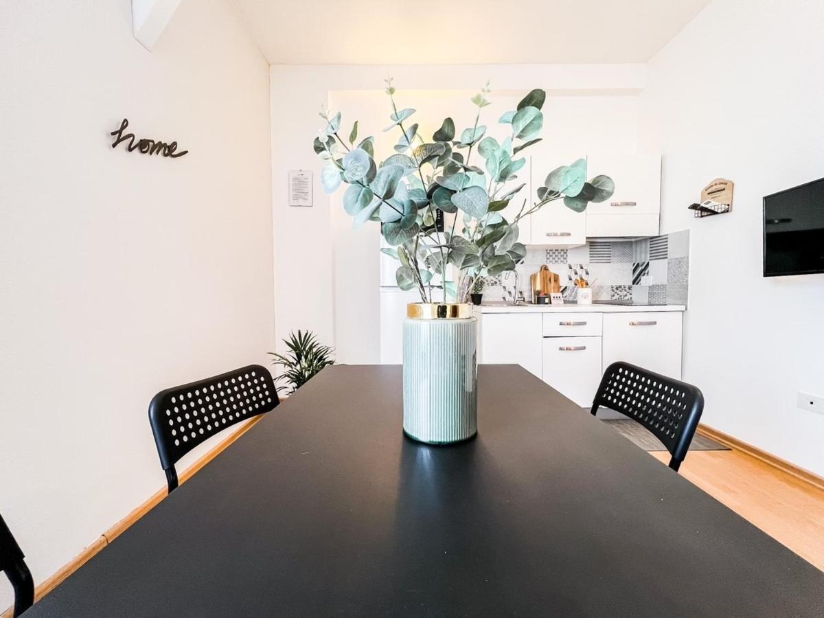Mameli 04 Apartment Олбия Екстериор снимка