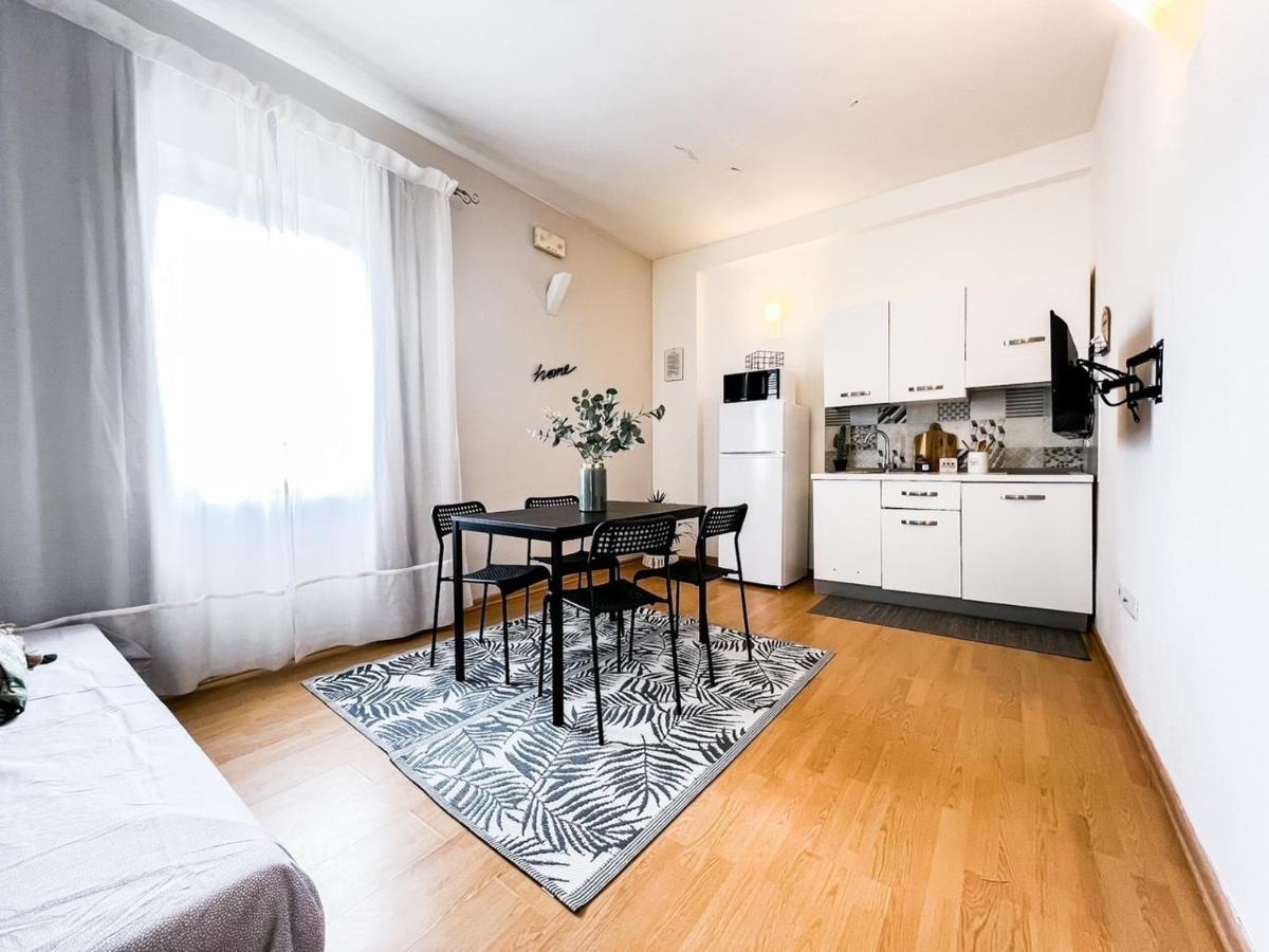 Mameli 04 Apartment Олбия Екстериор снимка